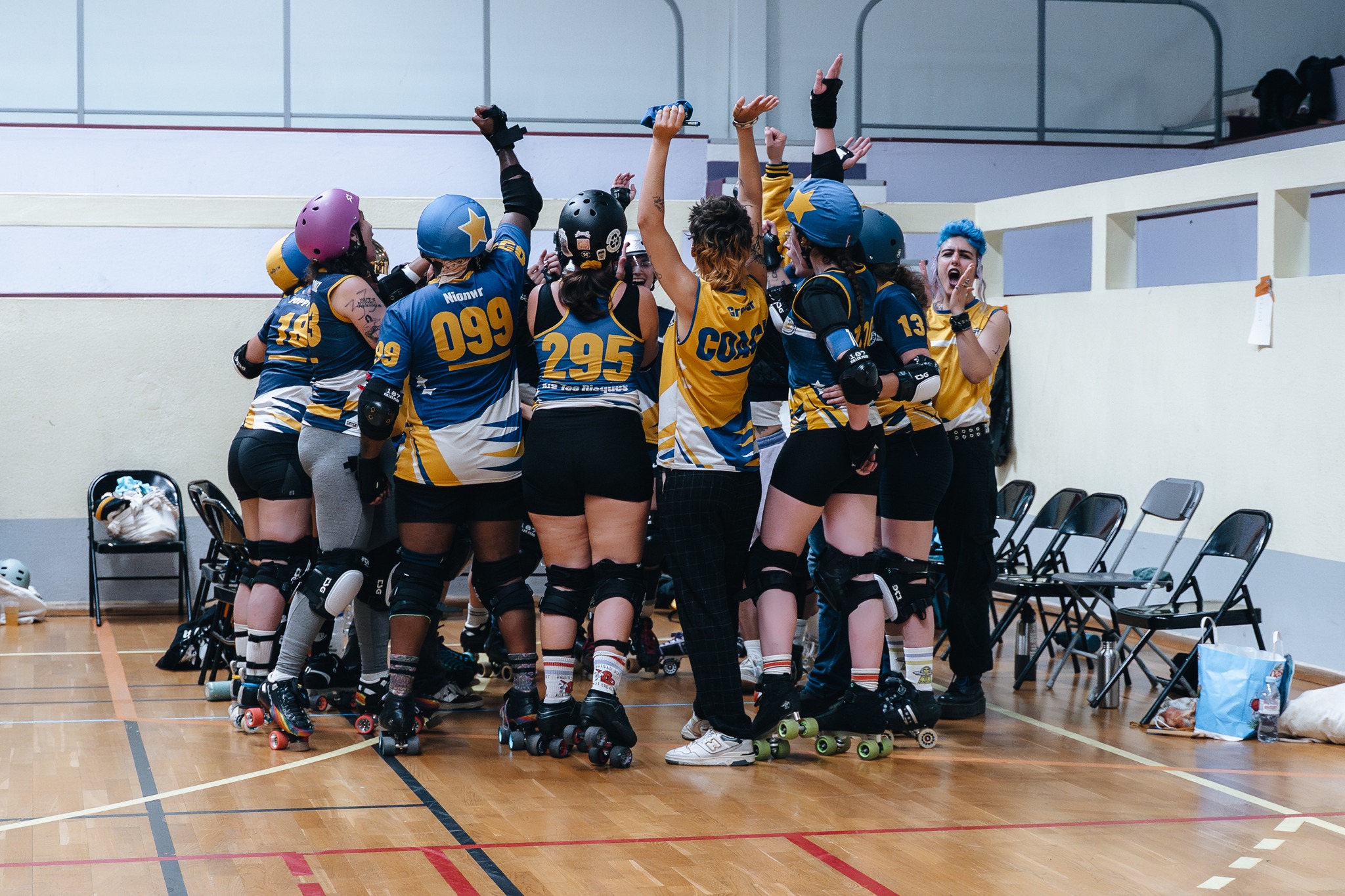 l'équipe des block busters célèbre sa première victoire aux playoffs de nationale 2, en 2025